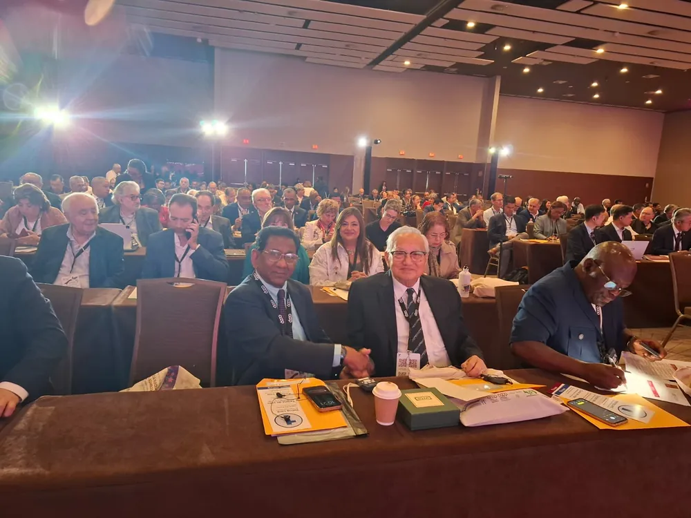 Robby Tulus, Penasehat inKUR, duduk di barisan depan bersama para delegasi di ruang sidang ICA General Assembly, Panama City