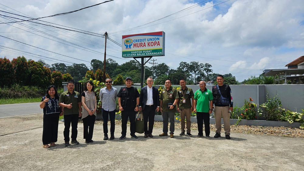 Delegasi ICA-IDACA dan pengurus inKUR tiba di Kantor Pusat CU Mura Kopa, Balai Karangan, Kabupaten Sanggau